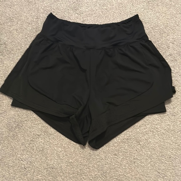 Black shorts - Picture 1 of 4